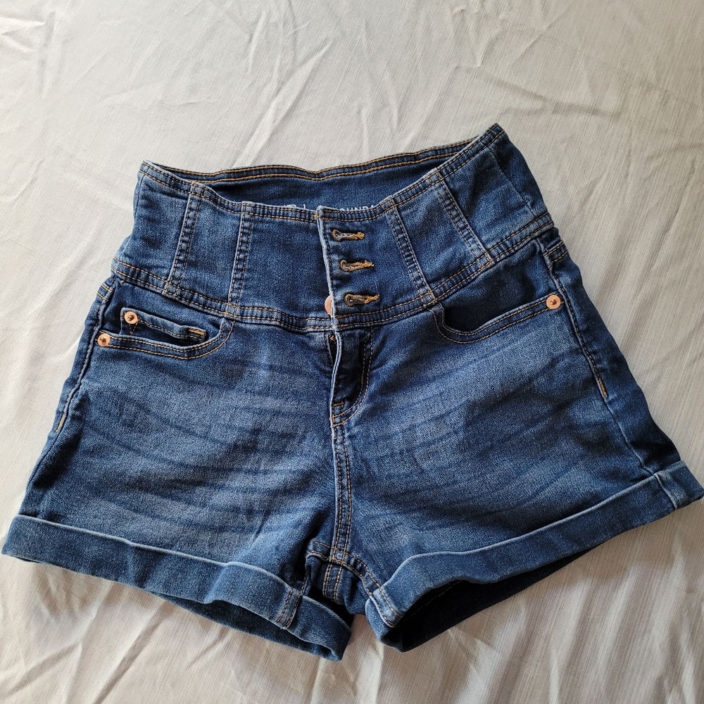Short pants